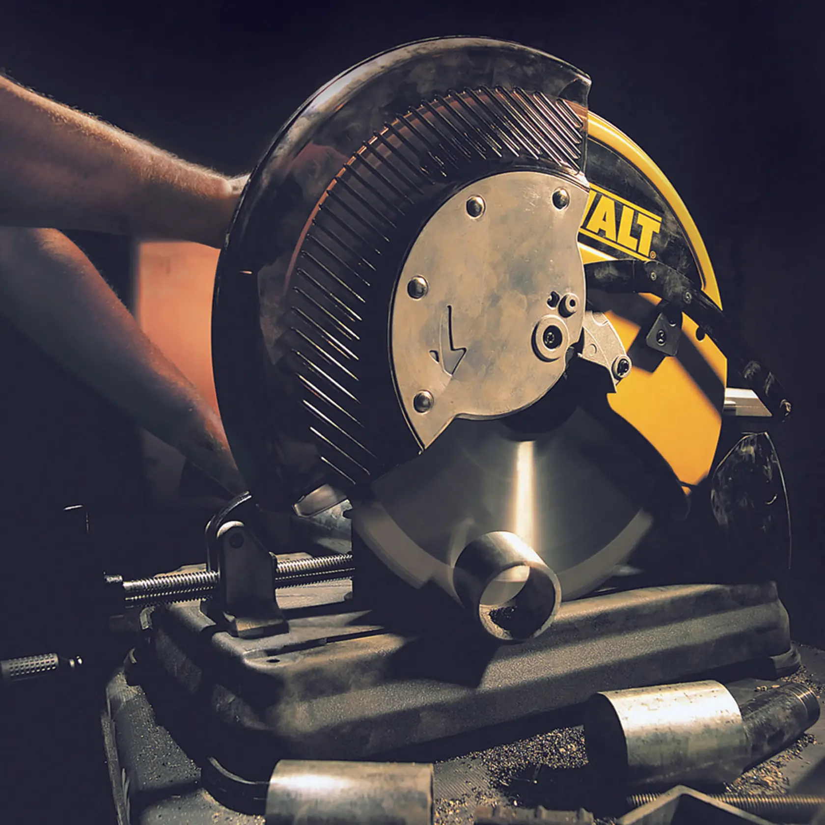 DEWALT® 355mm x 25.4mm 90T Steel Circular Saw Blade (Metal)