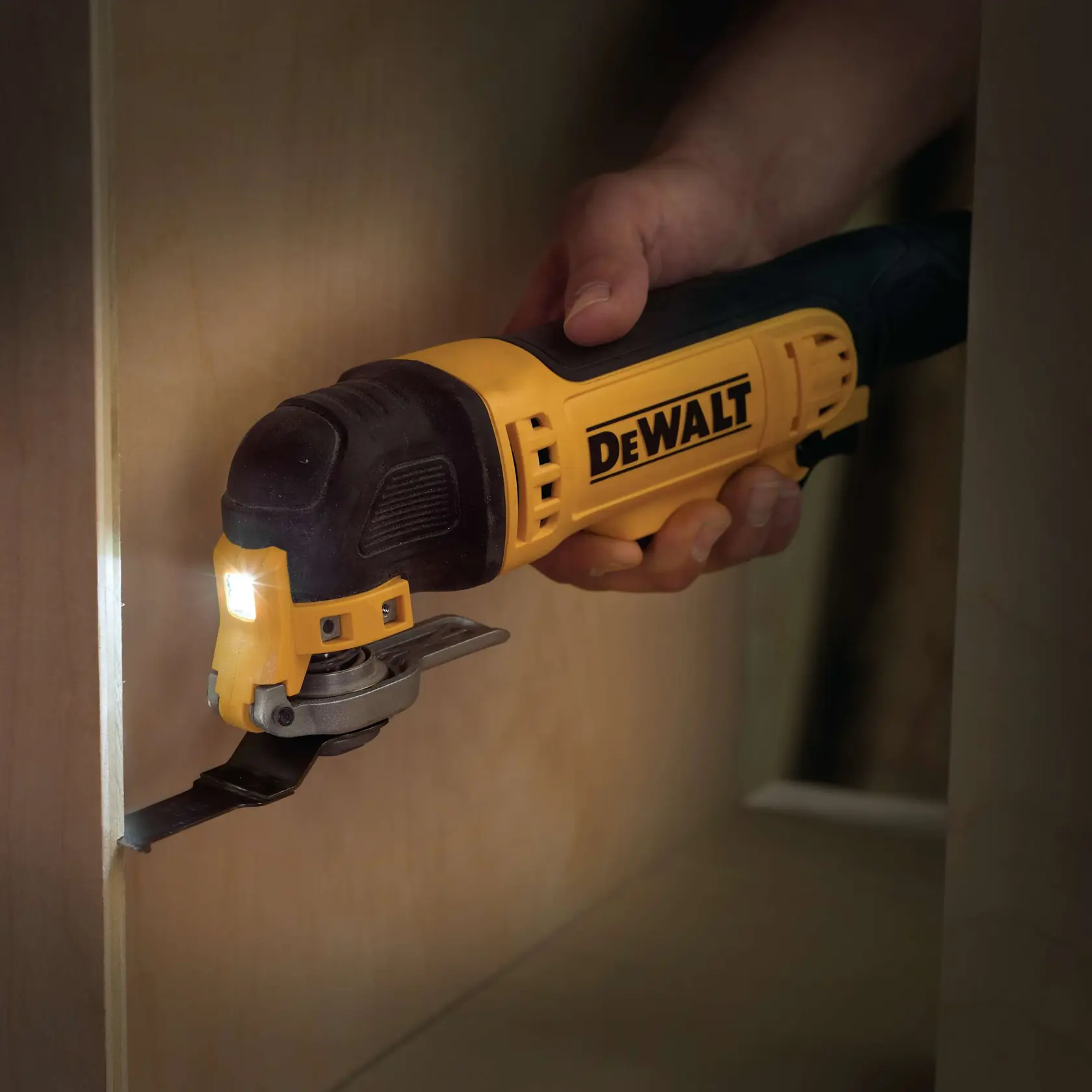 DEWALT® 43 x 30mm Bi-Metal Saw Blade