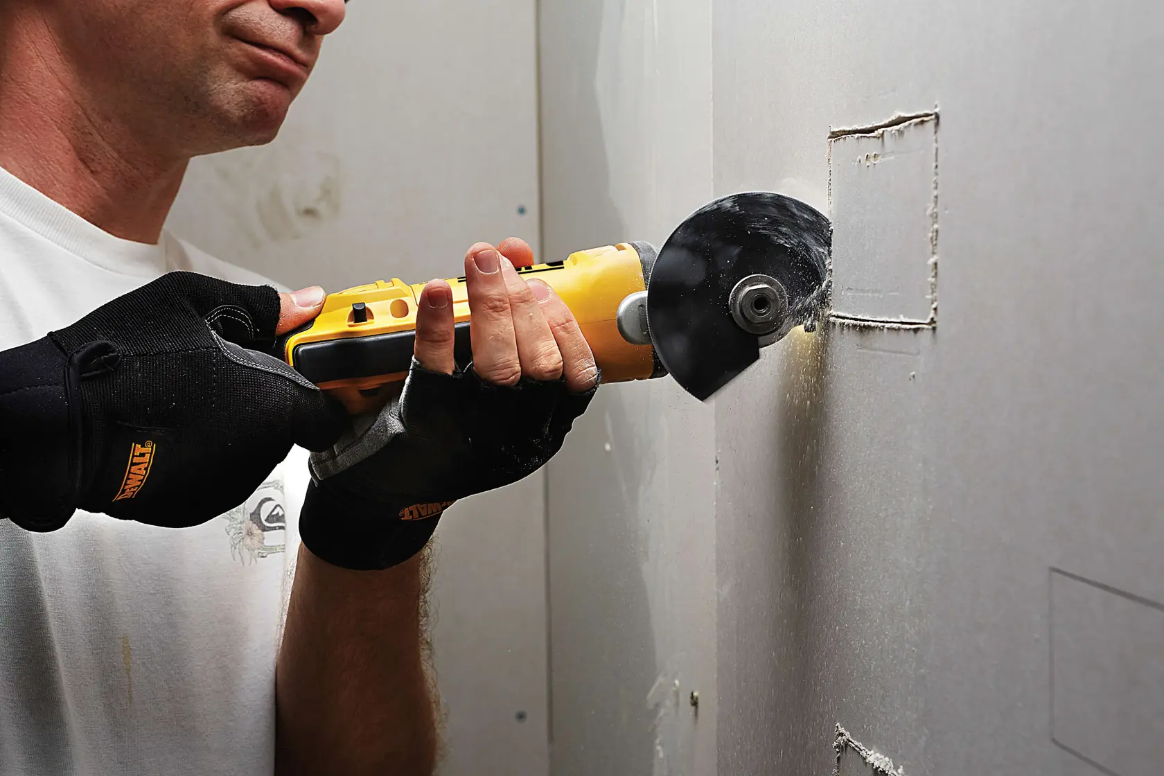 DEWALT® 100mm Bi-Metal Semi-Circular Oscillation Saw Blade