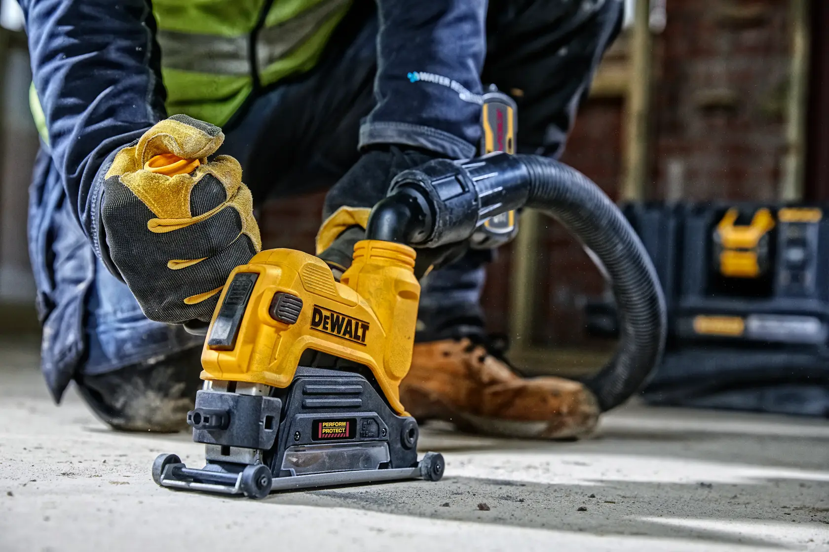 DEWALT® Concrete Cutting Guard for 125mm Angle Grinder