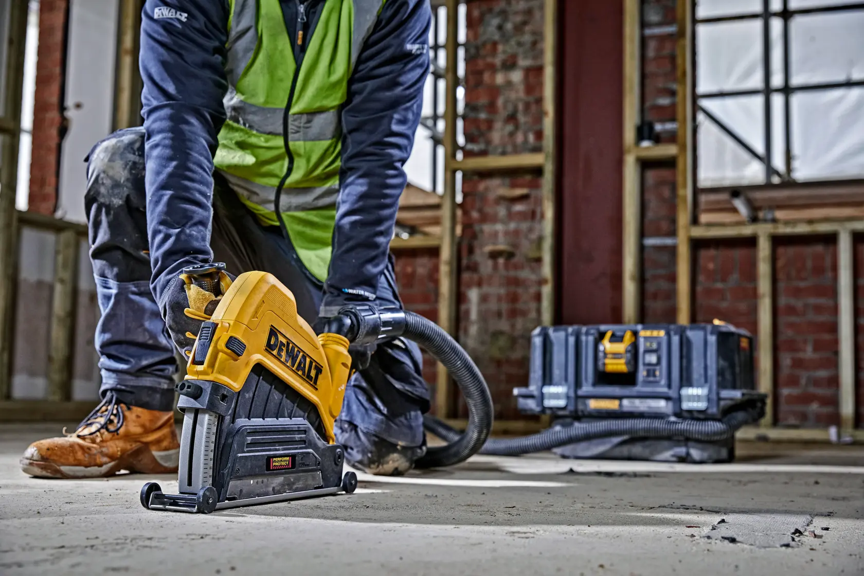DEWALT® Concrete Cutting Guard for 230mm Angle Grinder