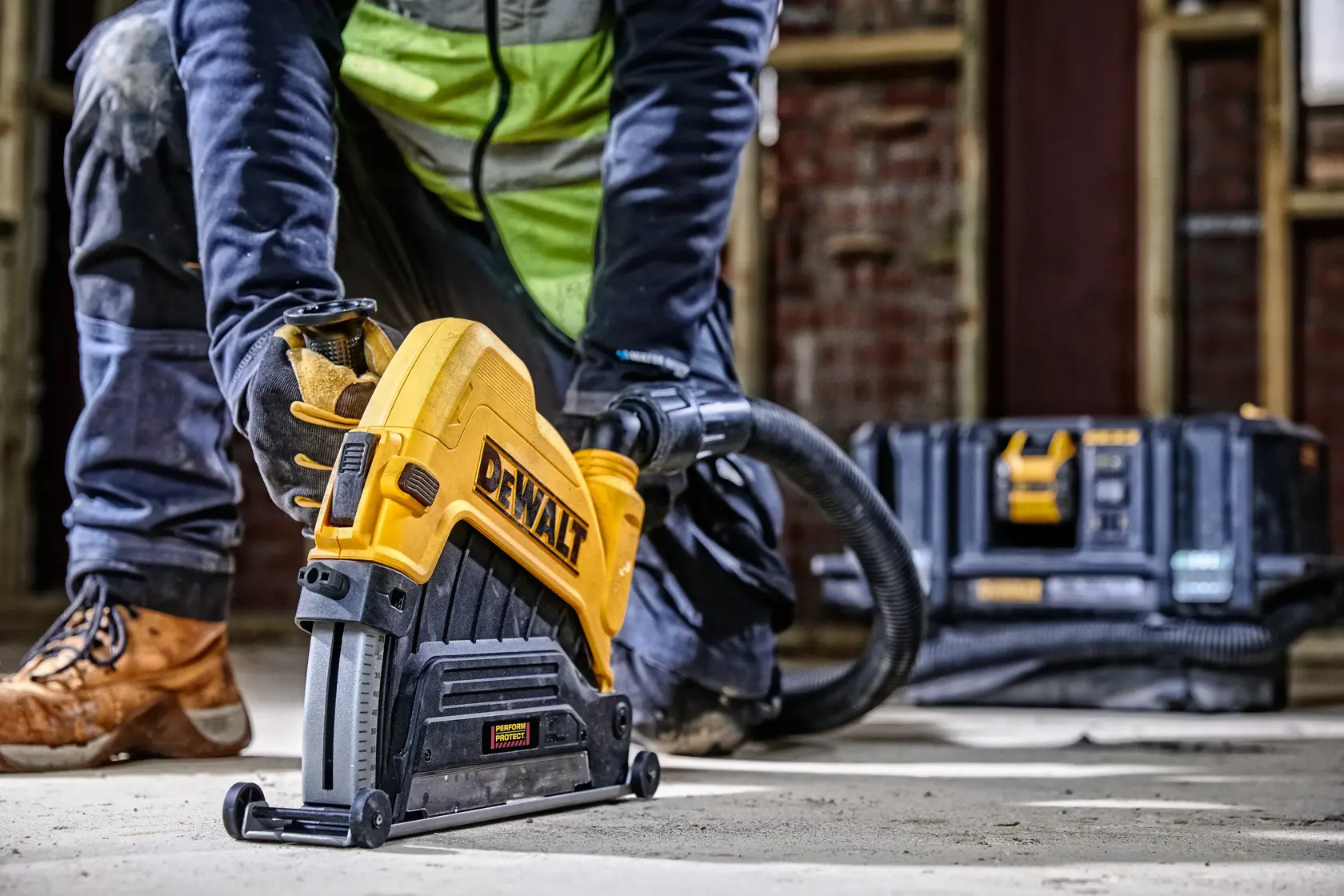 DEWALT® Concrete Cutting Guard for 230mm Angle Grinder