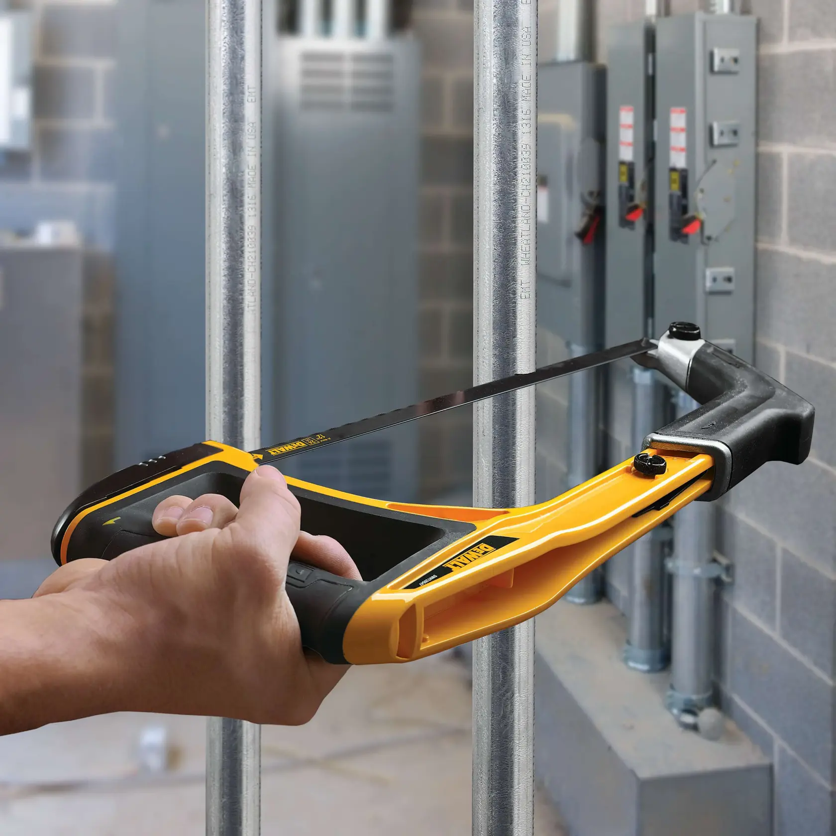 DEWALT® 5-in-1 Hacksaw