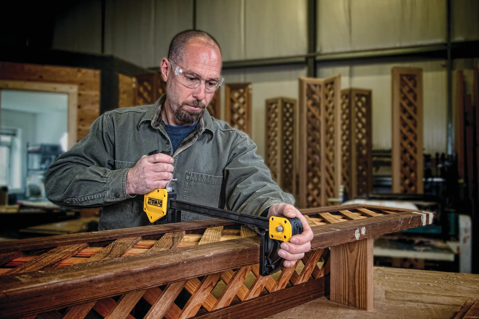 DEWALT® 24 in. (600mm) extra Large Trigger Clamp