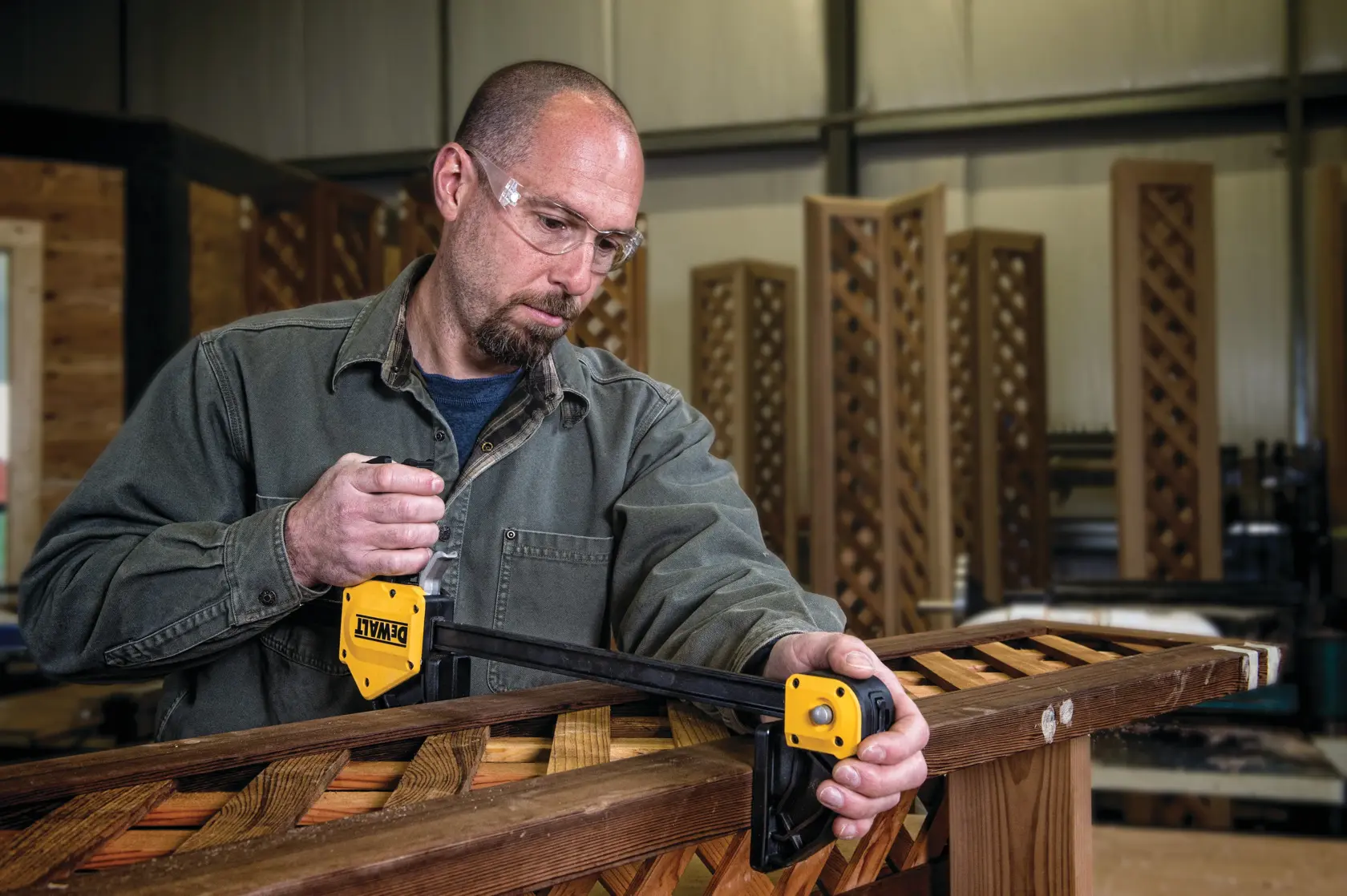 DEWALT® 24 in. (600mm) extra Large Trigger Clamp