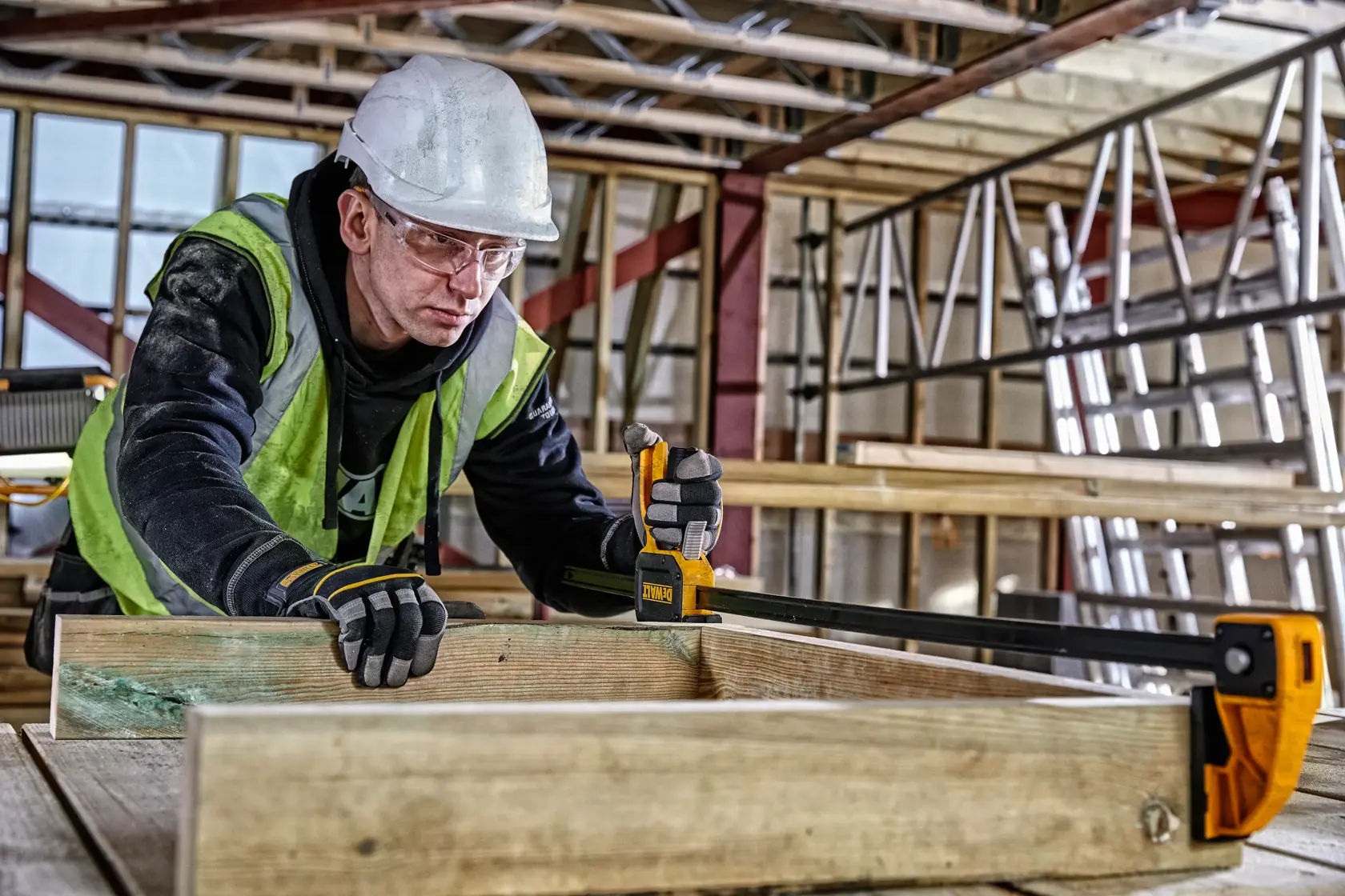 DEWALT® 36 in. (900m) extra Large Trigger Clamp