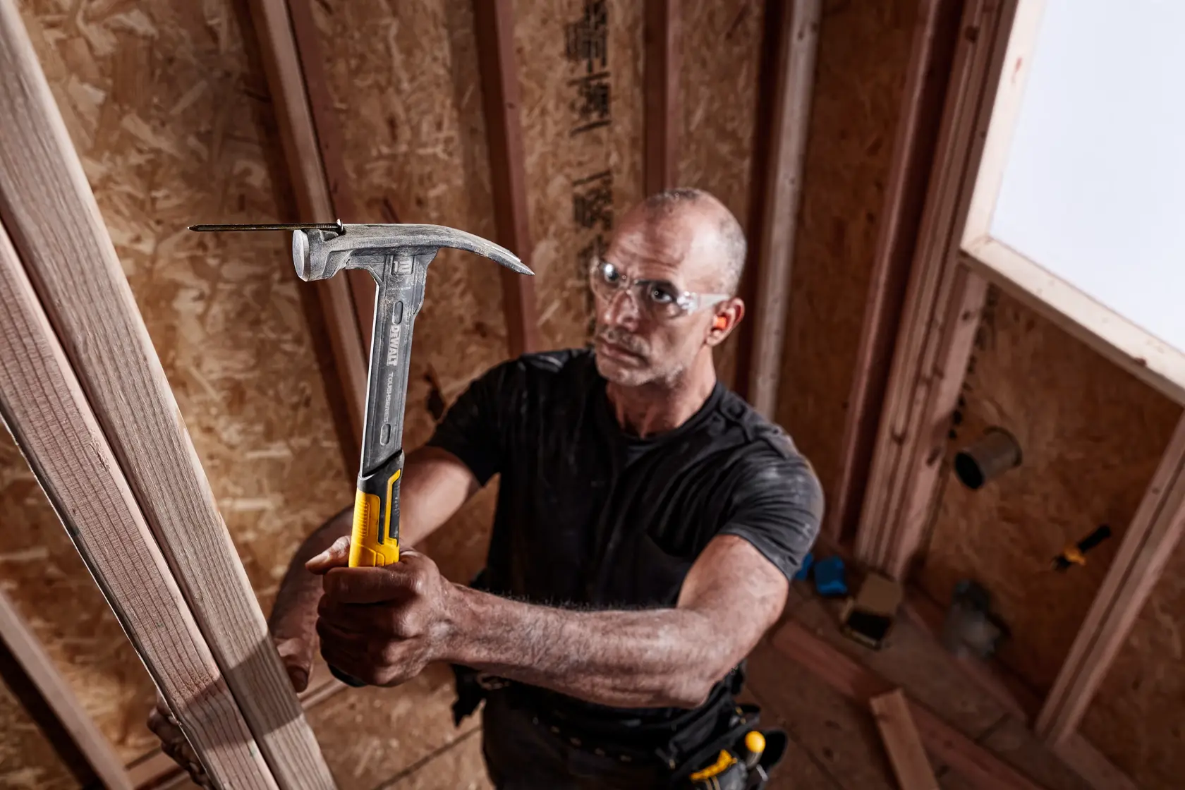 DEWALT® 12 oz. (340g) MIG Weld Hammer - Smooth Face